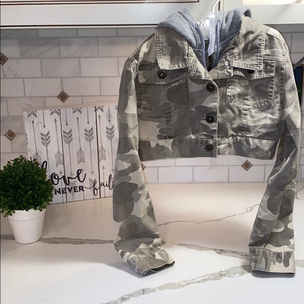 BONGO CAMI JEAN JACKET W BUILT IN HOODIE